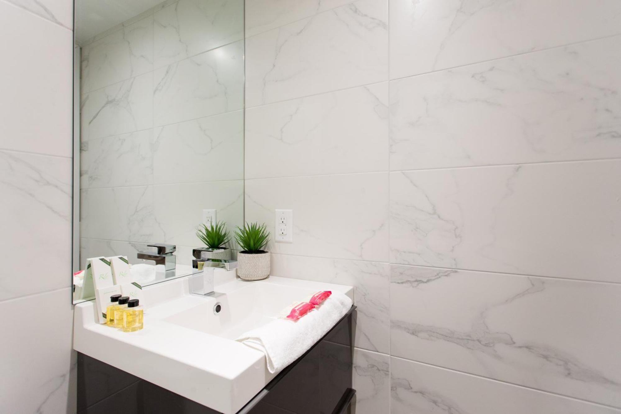 Scandinavian Studio With Full Kitchen And Bath By Den Stays Montréal Værelse billede