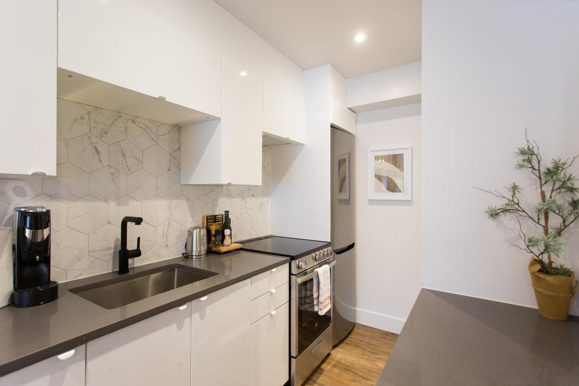 Scandinavian Studio With Full Kitchen And Bath By Den Stays Montréal Værelse billede